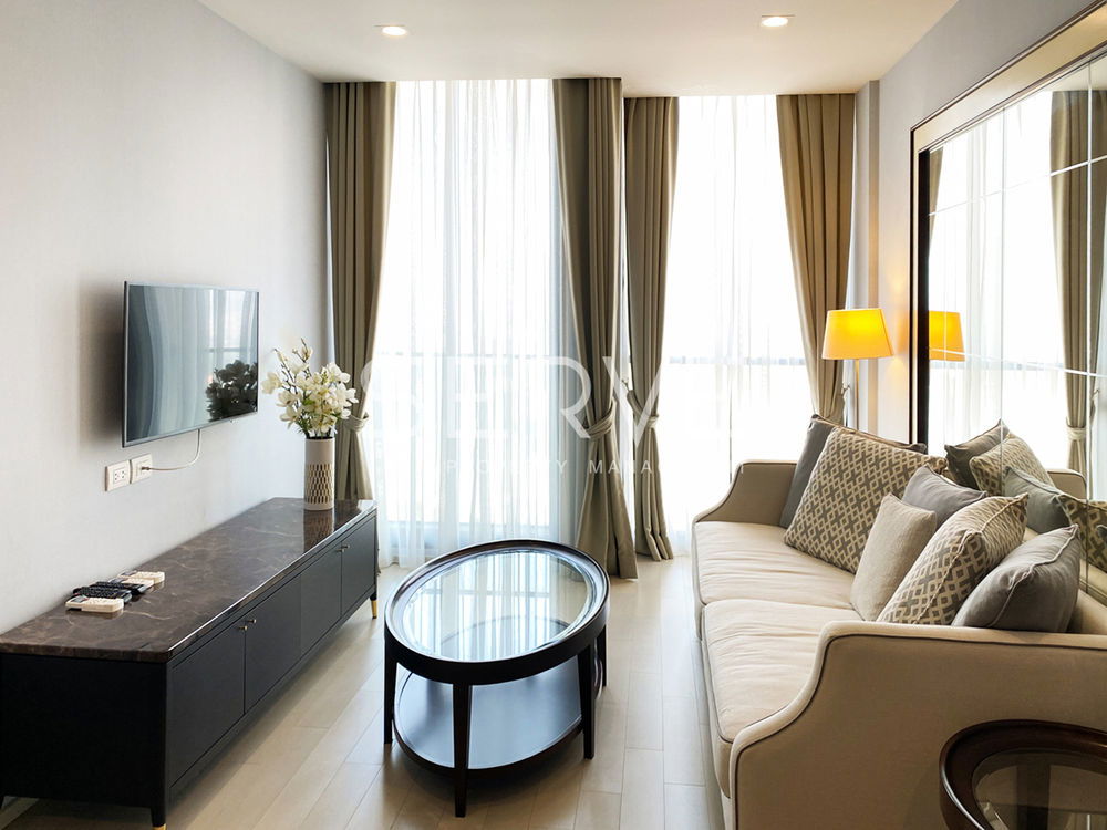 Modern Style Corner Unit 2 Beds on High Fl. with North Side Next to BTS Phloen Chit / Condo For Rent-Noble Ploenchit