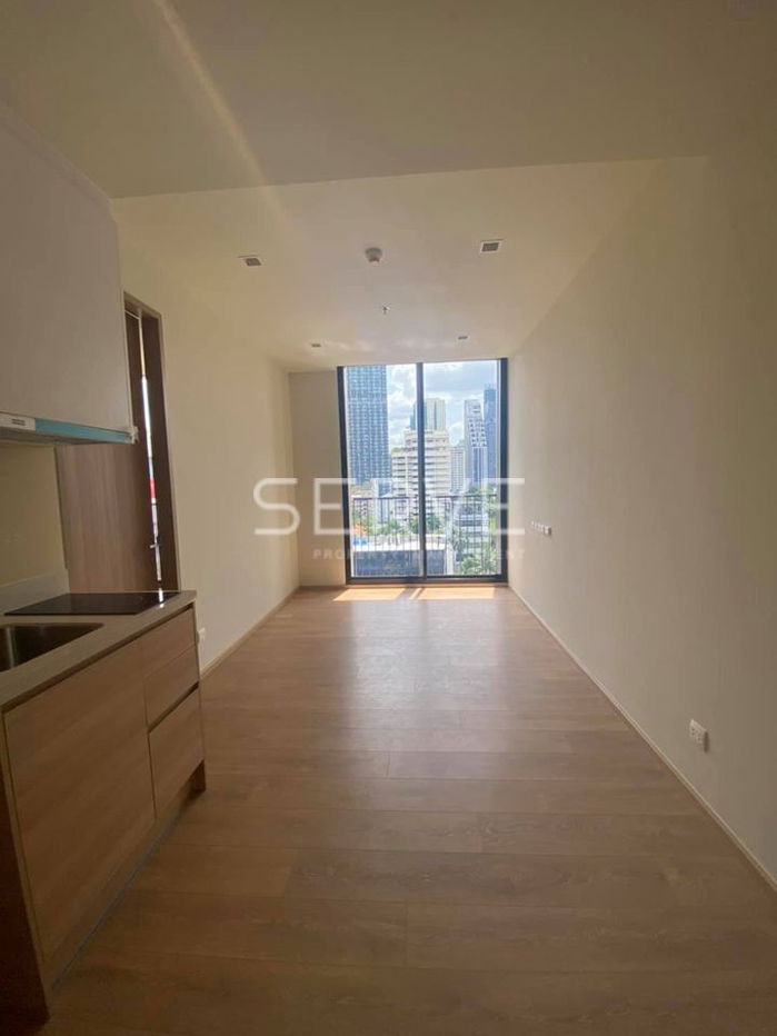 1 Bed 35.12 sq.m. Good Location New Condo Close to BTS Phrom Phong station 500 m. at Noble Around 33 Condo / For Rent