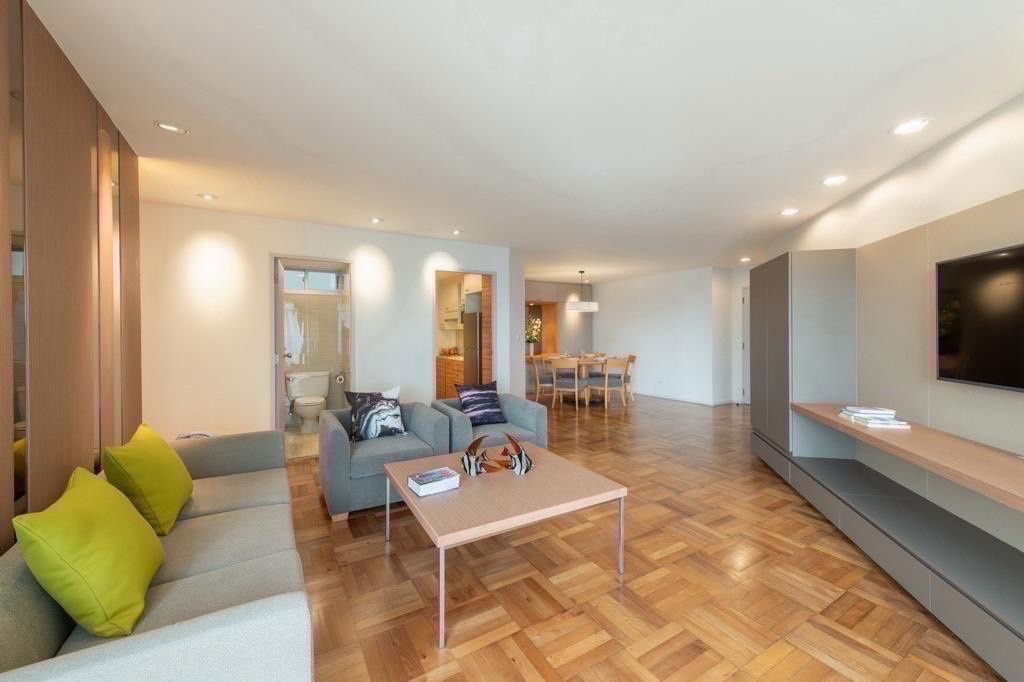 曼谷花园公寓，靠近 BTS Chong Nonsi Sathorn 区，面积 120 平方米。