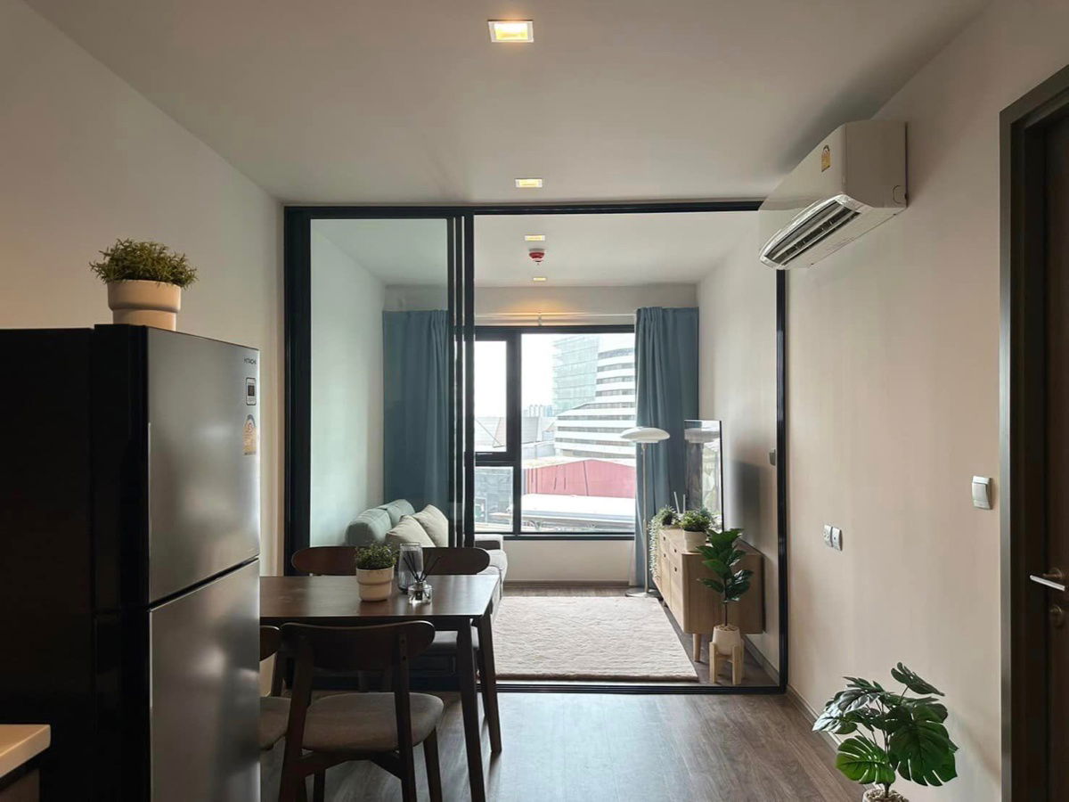 S-LPV13  Life Ladprao Valley  New, never used room !