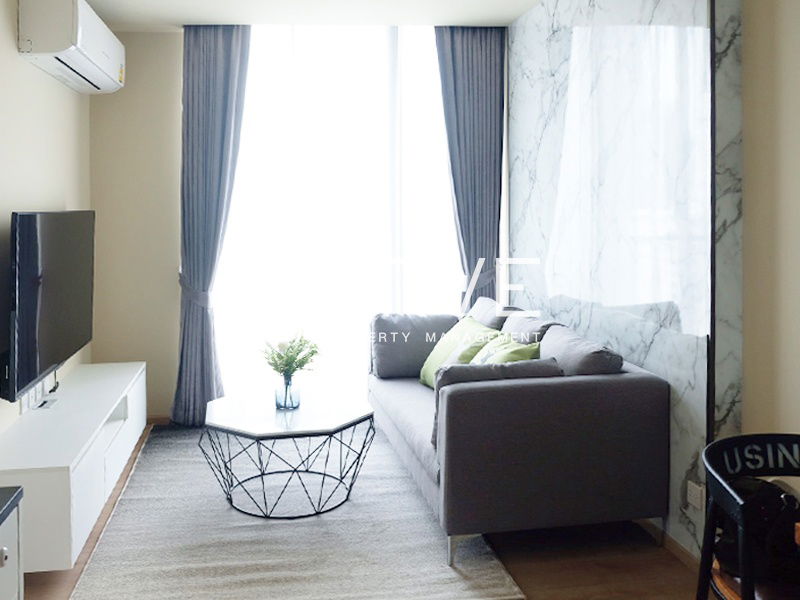 高层 1 居室漂亮客房