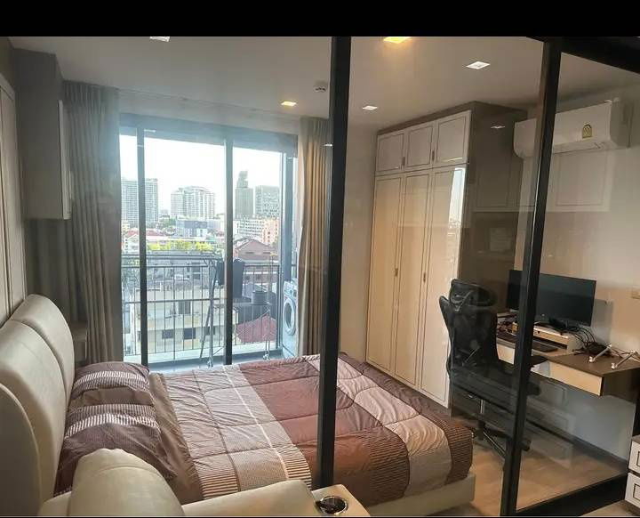 R502 Urgent! Condo for rent, The Line Phahonyothin Park, beautifully decorated room, fully furnished, ready to move in. There is a washing machine.