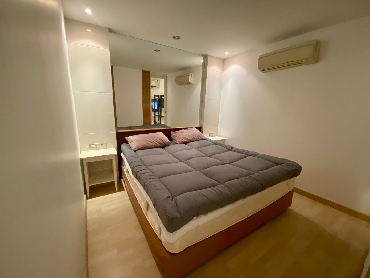 LINE @condorental for rent the room at 59 Heritage