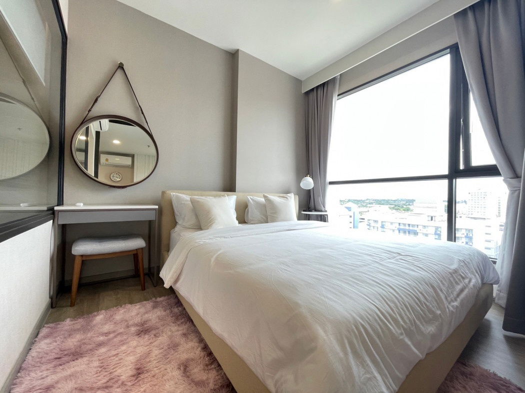 For rent, Keen Center Sriracha, near community areas, convenient travel, in the heart of Sriracha city. Decorated and ready to move in