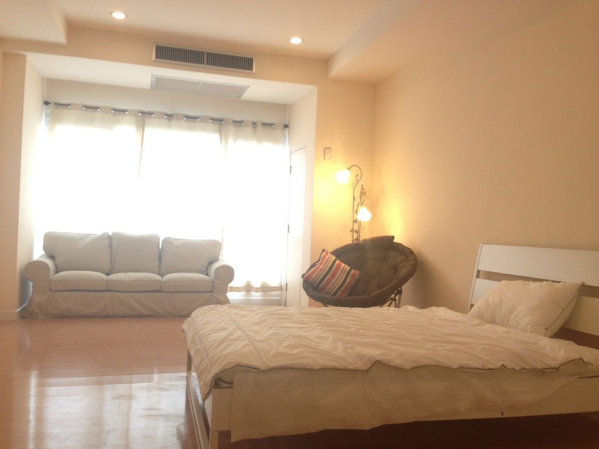 The trendy sukhumvit studio 1barhroom