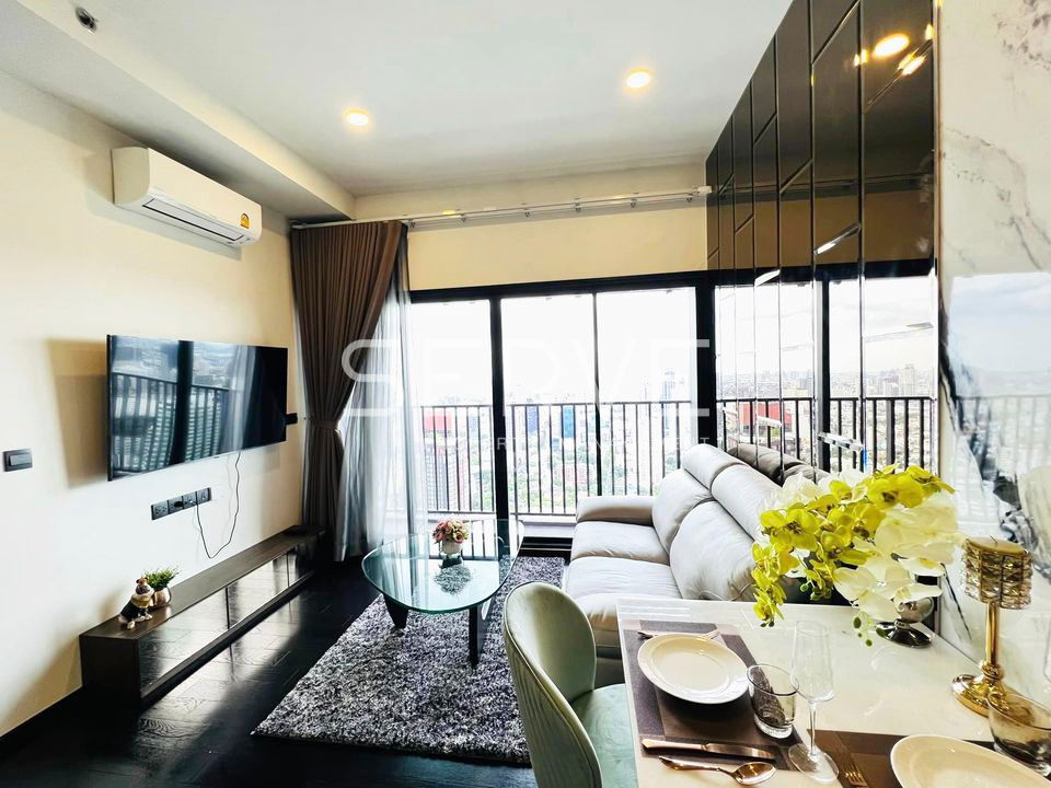 🔥2 Beds 1 Bath Nice Decorate Super High Fl. 45+ Good View Good Location Close to BTS Thong Lo at Park Origin Thonglor Condo / For Rent