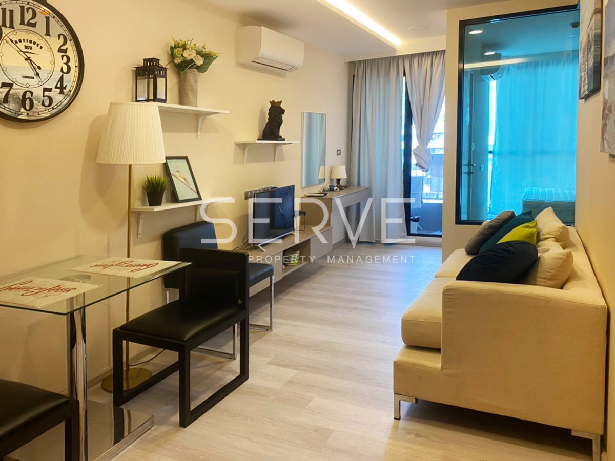 Nice Room 1 Bed with Bathtub Good Location Shuttle Bus to BTS Thong Lo 850 m. at Vtara Sukhumvit 36 Condo / For Rent