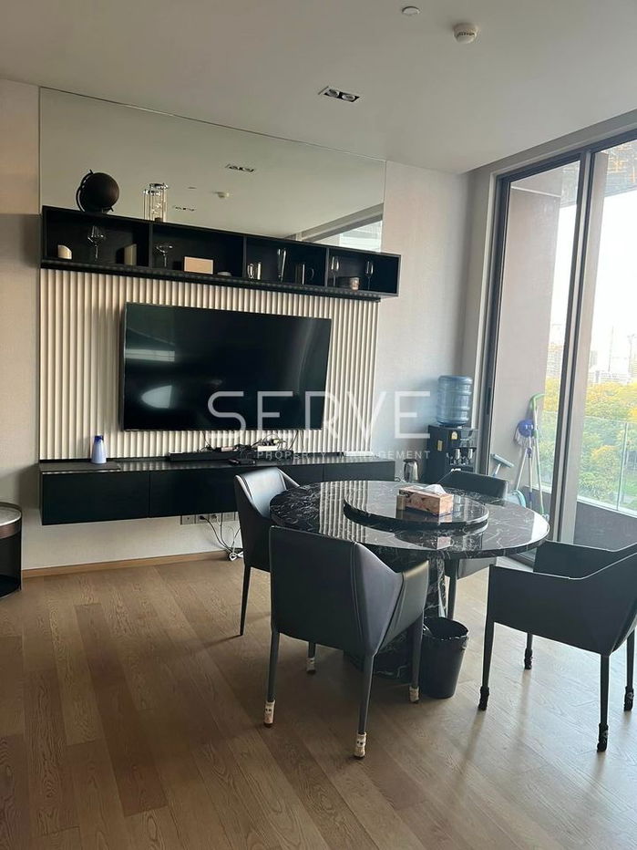 1 Bed with Bathtub Large Room Good Location Next to Lumphin MRT Lumphini 400 m. at Saladaeng One Condo / For Rent