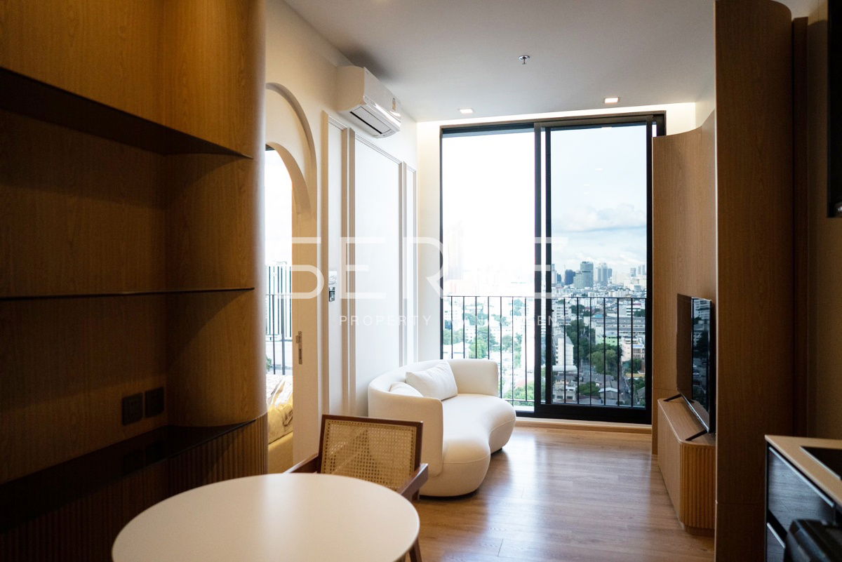 Condo For Rent Noble Around 33 Modern Style Good view & Good Location Close to BTS Phrom Phong 500 m.