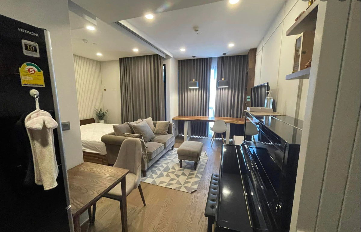 for rent Ashton Chula-Silom. 1bed 34sqm. Line id: @pfagent