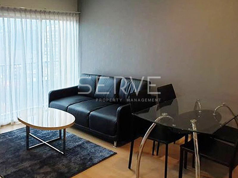 1 Bed 1 Bath with Bathtub Large Room Good Location Close to BTS Phrom Phong 200 m. at Noble Refine Condo / For Rent