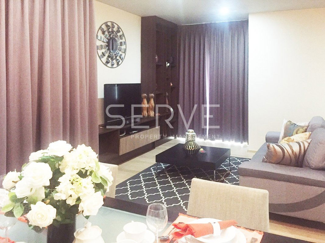 Nice Room Corner Unit 2 Beds with Bathtub BTS Phrom Phong 200 m. at Noble Refine Condo / Condo For Rent