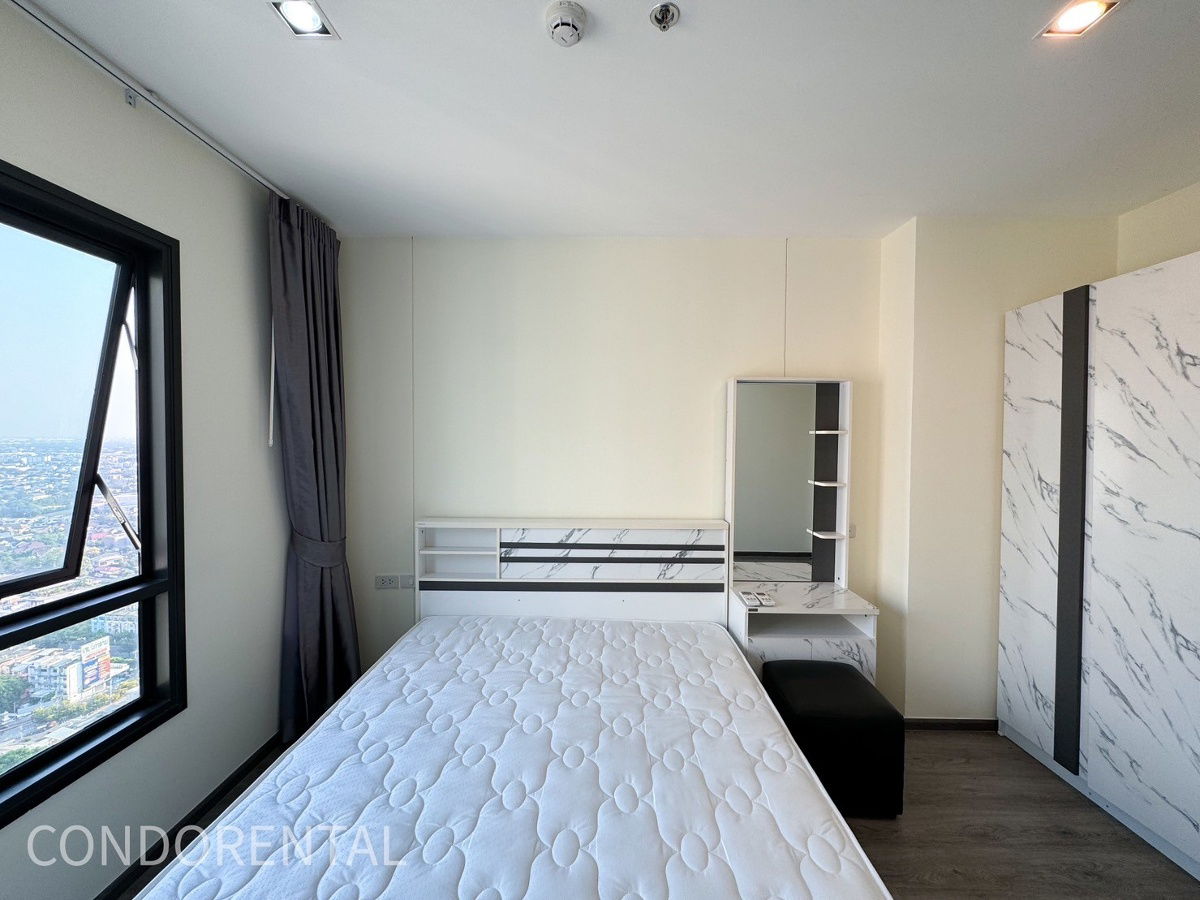 LINE @condorental for rent the room at Rich Park @ Triple Station