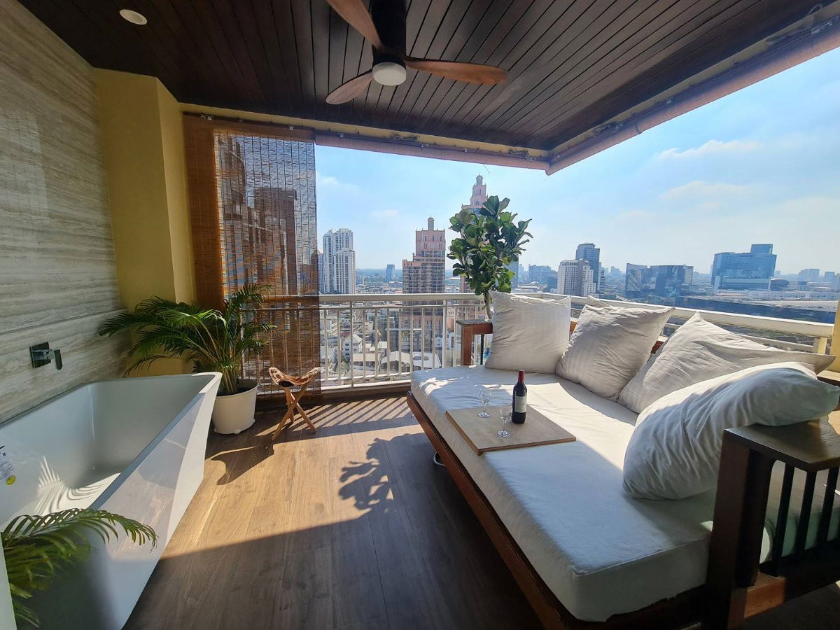 LTH9739 – Wilshire Penthouse FOR RENT size 300 Sq. m. 4 beds 5 baths Near BTS Phrom Phong Station ONLY 330K/Month