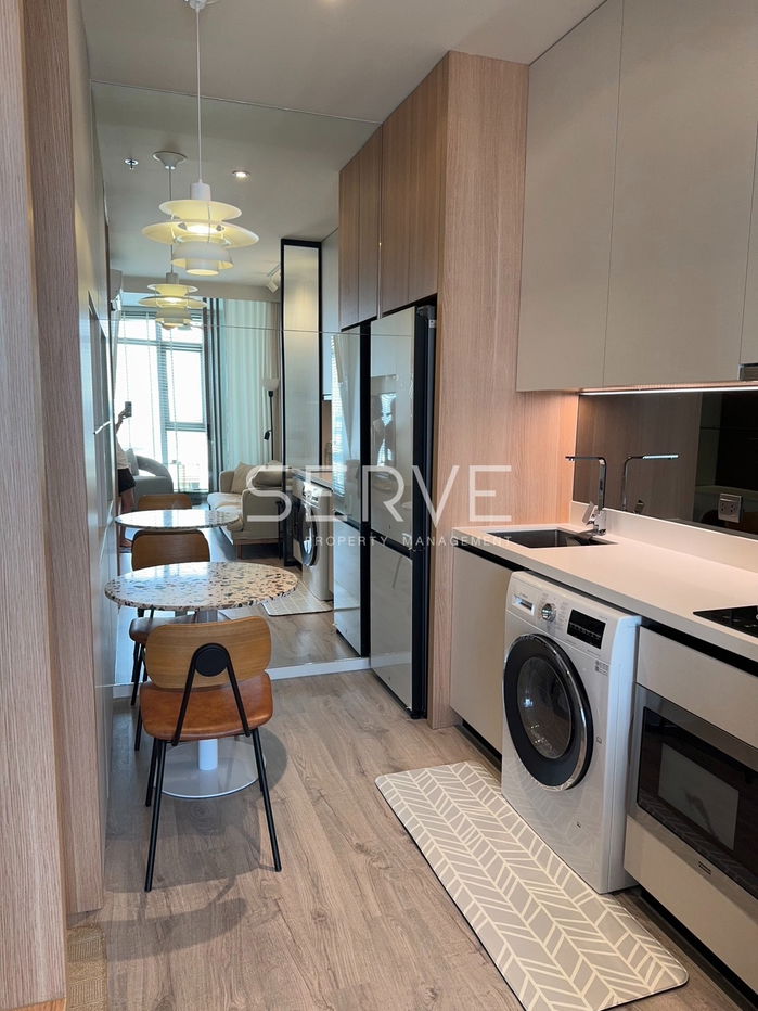 Condo For Rent Rhythm Ekkamai 1 Bed with Partition Tropical Style High Fl 10+ Good Location Close to BTS Ekkamai 350 m.