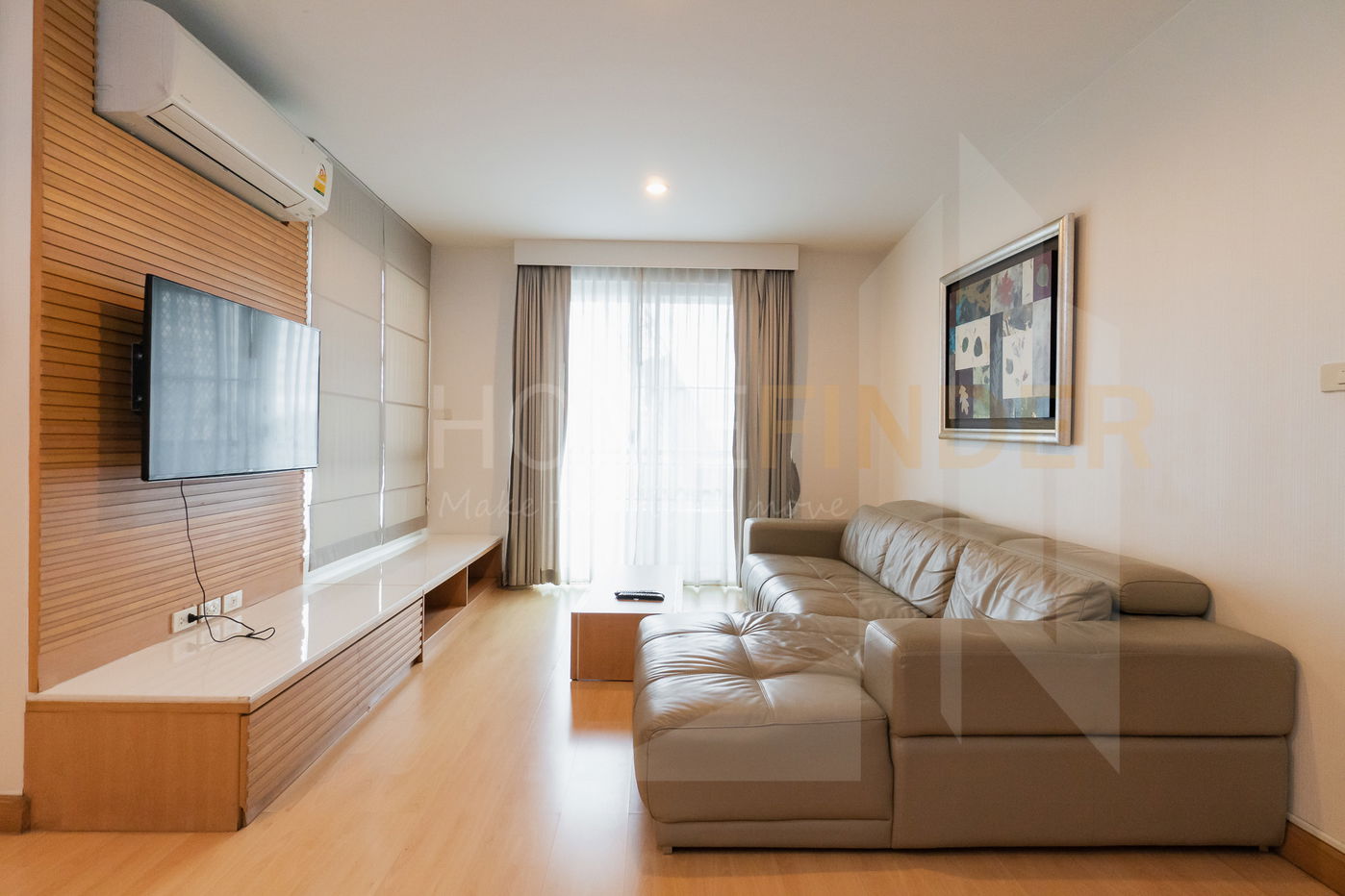 Bangkok Sukhumvit 61 ကွန်ဒိုတွင် အိပ်ခန်း ၂ ခန်း ငှားရန်ရှိသည်။