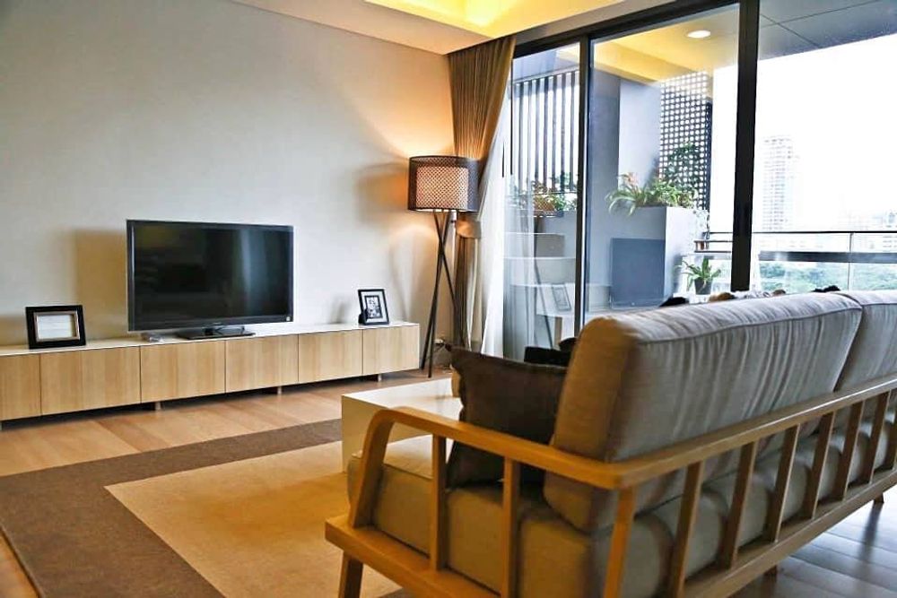 Duplex 2 Beds 2 Baths with Bathtub Good Location Shuttle bus to BTS Phrom Phong / For Rent-Siamese Gioia