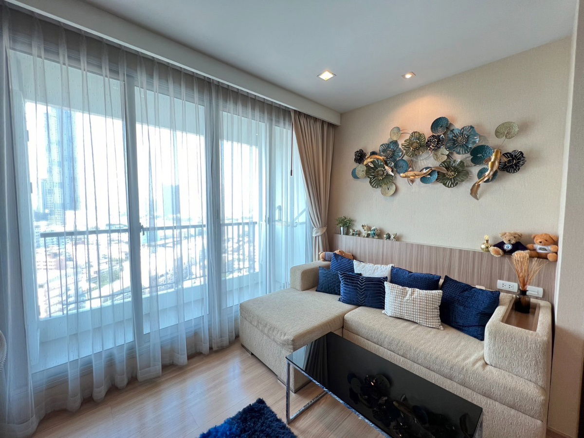 Rhythm Sathorn | 2 Bedrooms Good Size High Floor and Nice View | Near Robinson Bangrak