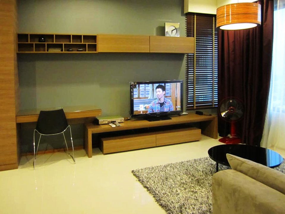 1 Bed with Bathtub Super High Fl. 30+ Good Location BTS Phrom Phong 800 m. at The Emporio Place Condo / For Rent