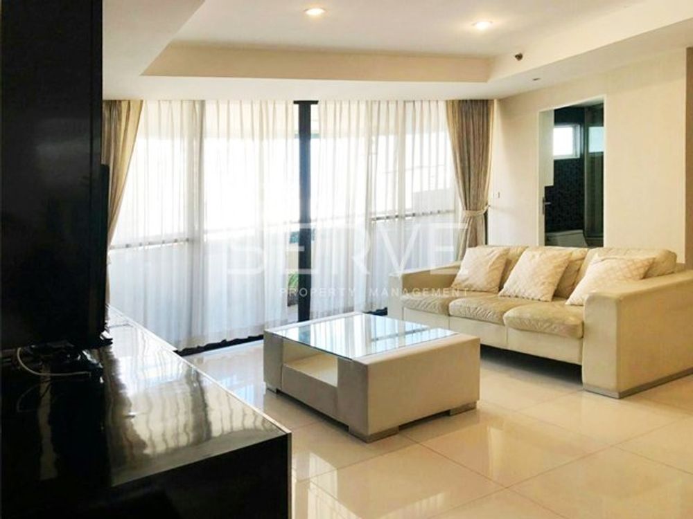 Nice Room 1 Bed with Bathtub Large Room 141  sq.m. Good Location  BTS Asok & MRT Sukhumvit-Las Colinas