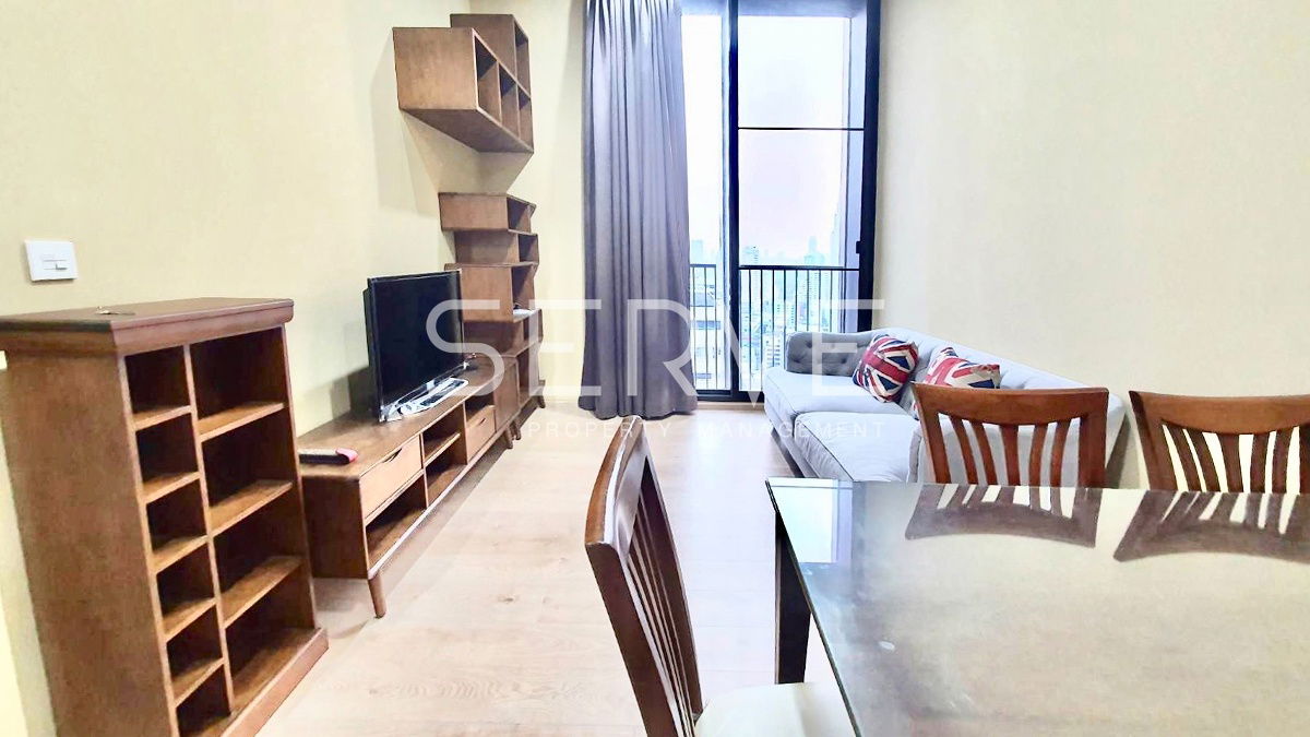 2 Beds 2 Baths Wooden Furniture High Fl. 20+ New Condo Close to BTS Asok and MRT Sukhumvit 550 m.@ Noble BE19
