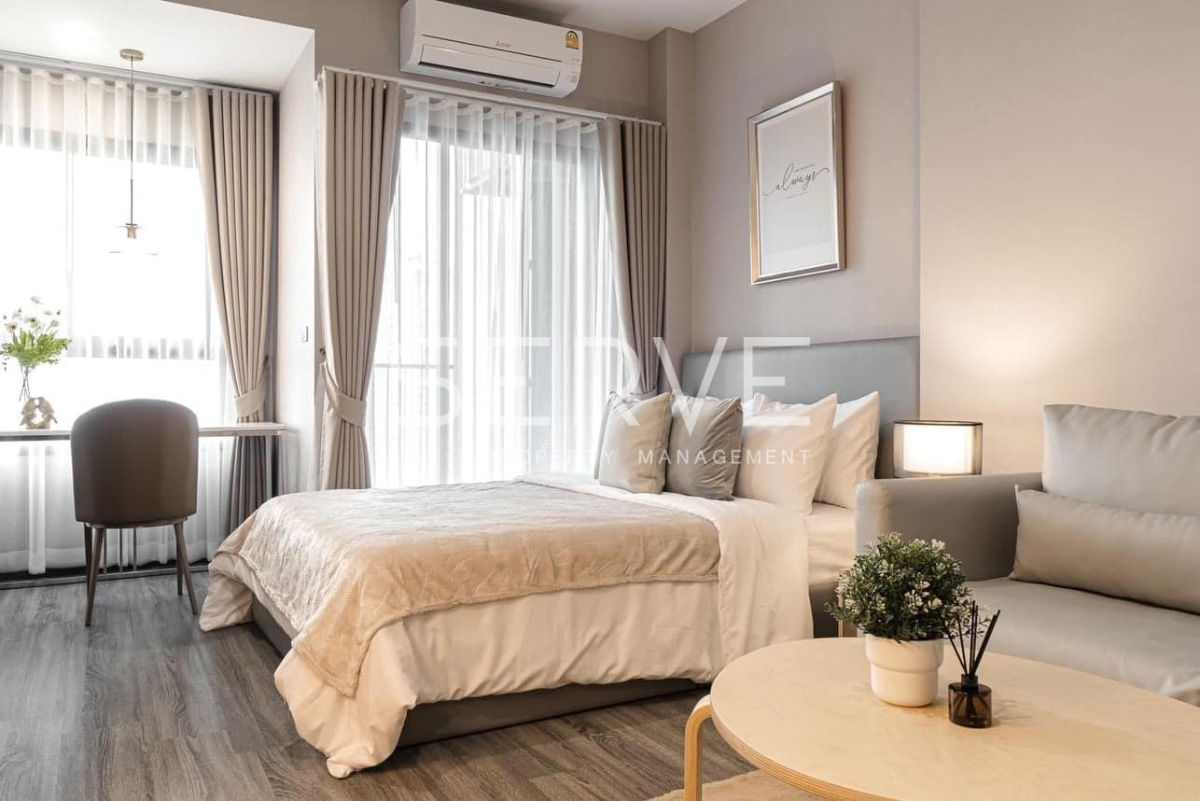 带隔断的大房间单间公寓 漂亮的房间和良好的位置，毗邻 MRT Sam Yan 270 m。