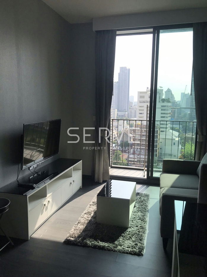 For Rent 1 Bed Modern Style High Fl. 10+ Good Location BTS Asok 250 m. & MRT Sukhumvit 200 m.  @  Edge Sukhumvit 23