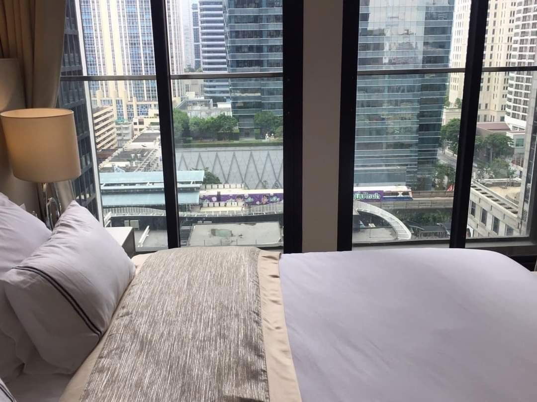 Condo for rent Noble Ploenchit  1 bedroom, beautiful view, fully furnished.  Ready to move in, next to BTS Ploenchit station.