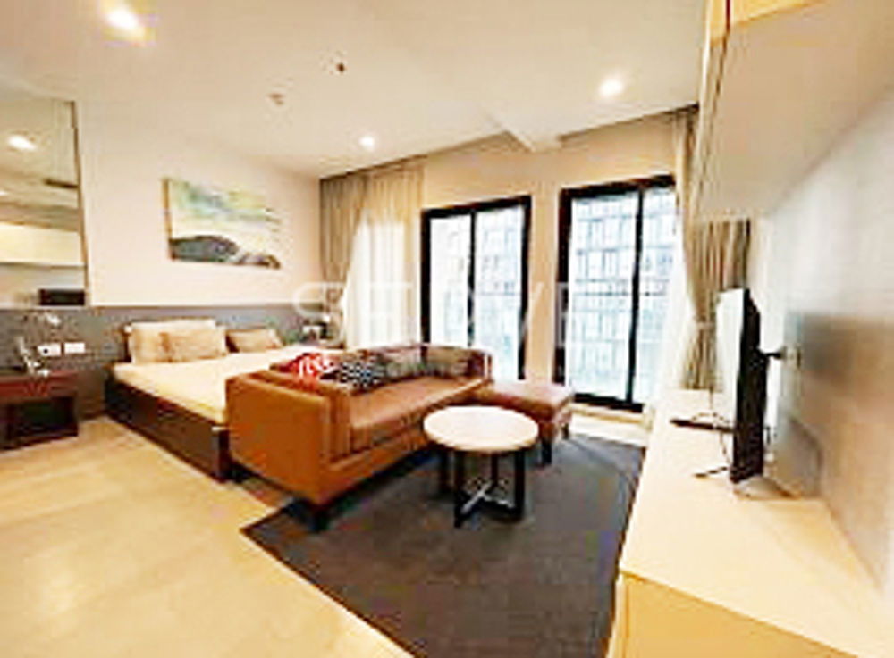 Studio with Partition Nice Room & Nice Location Connecting to BTS Phloen Chit / For Rent-Noble Ploenchit