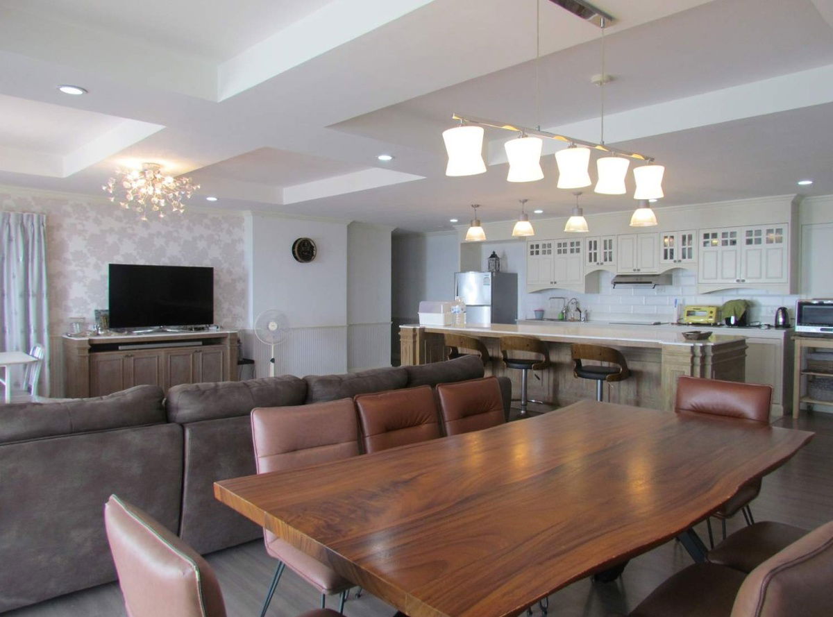 Condo for rent, Park Beach Condominium, 4 bedrooms, 242 sq m (S03-1712)