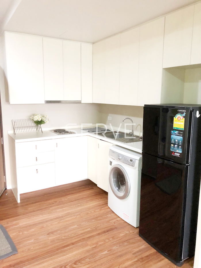 Combined 1 Bed 1 Bath with Bathtub Good Location BTS Thong Lo @ Noble Solo