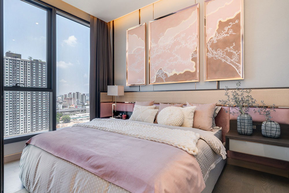 Available Now!! The Esse at Singha Complex Close to SWU MRT Phetchaburi Fully Furnished