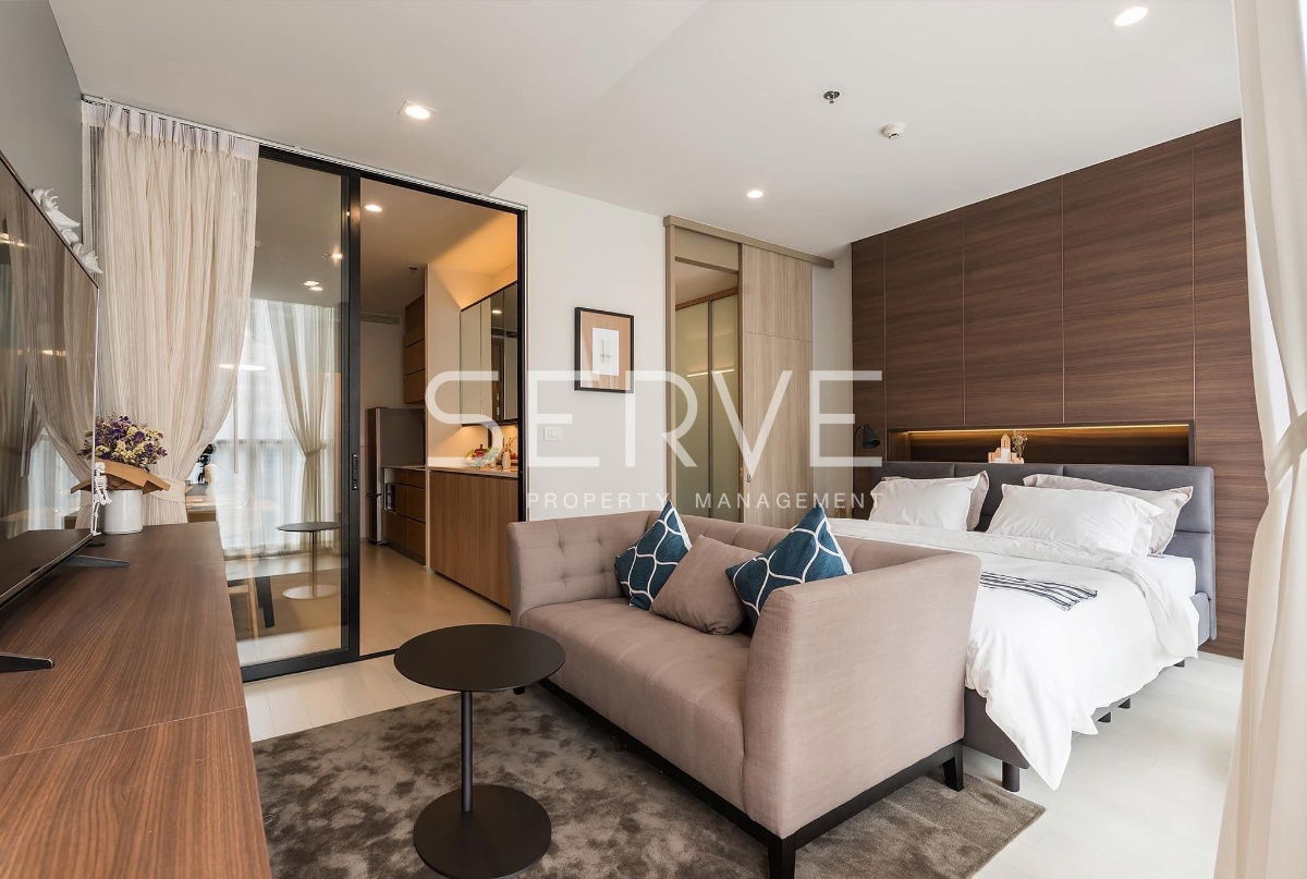 Studio with Partition Nice Decorate Perfect Location Directly connecting to BTS Phloen Chit at Noble Ploenchit Condo / For Rent