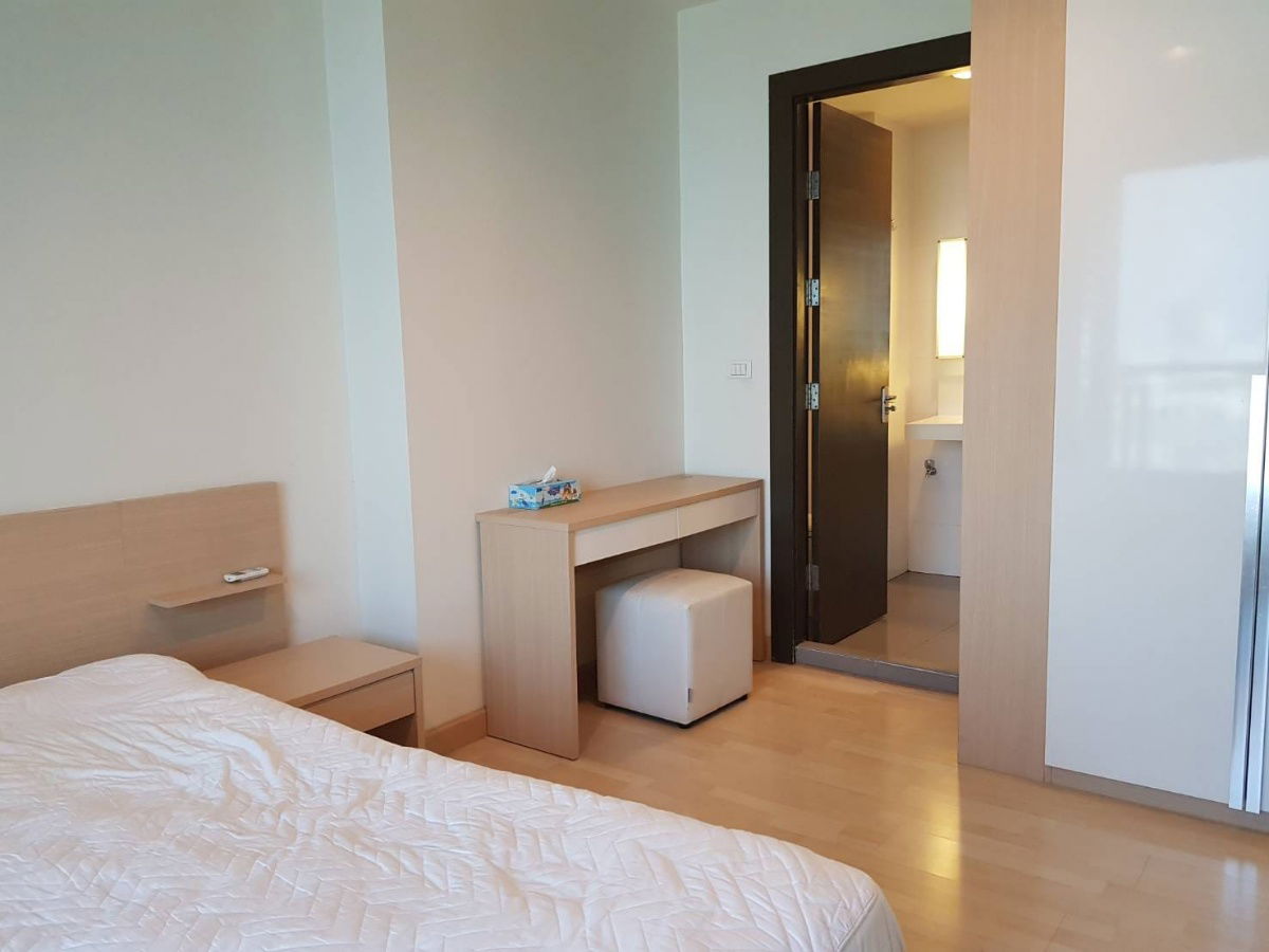 For Rent RHYTHM RATCHADA Fully Furnished (Near MRT Ratchadaphisek)