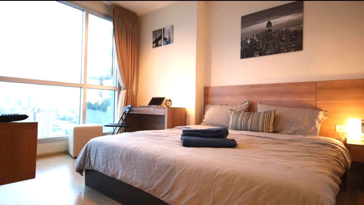 RHYTHM Ratchada-Huaykwang: 46 sq m, 19th floor (One bedroom),★full electrical appliances, 10 meters to MRT Huai Khwang. foodtrucks during the weekend.