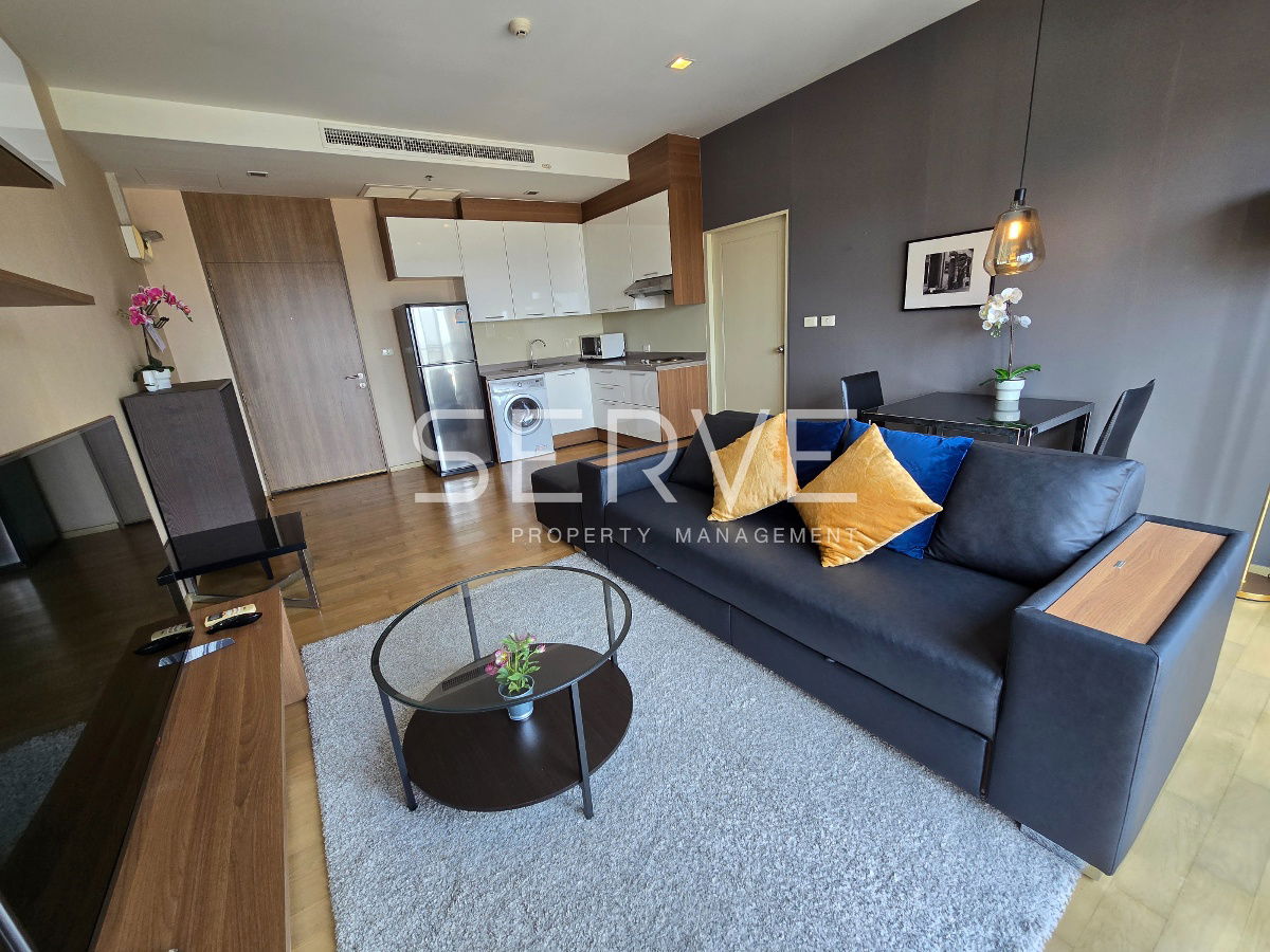 Large 1 Bed with Bathtub Fully furnished @BTS Ekkamai  @ Noble Reveal