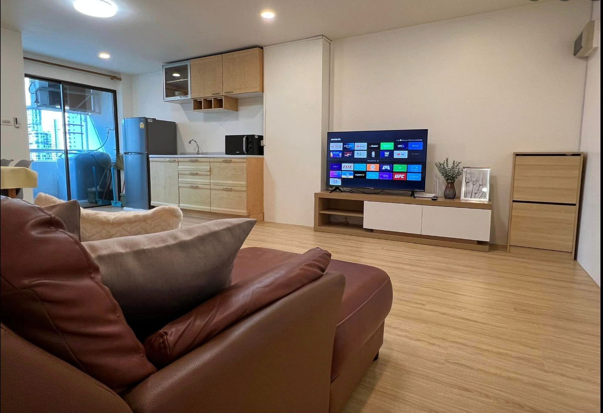 Pratunam Prestige. 2bed 64sqm. Line id: @pfagent