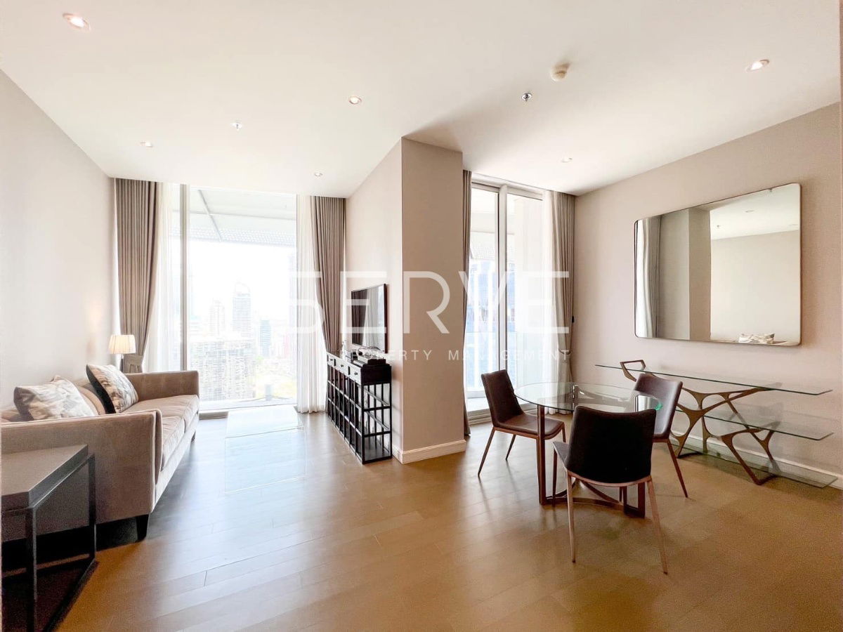 1 Beds with Bathtub Nice View Good Location Close to BTS Ratchadamri 300 m at Magnolias Ratchadamri Boulevard Condo / For Rent