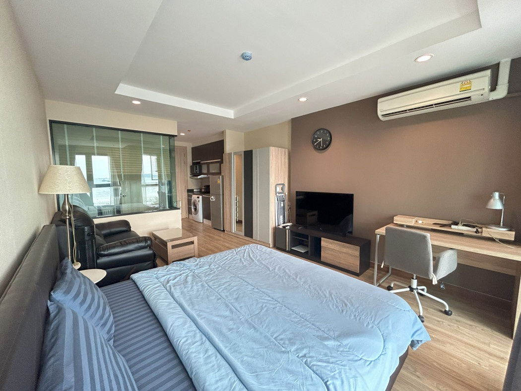 Condo for rent Ladda Plus golden location near the community sea view beautifully decorated fully furnished convenient to travel