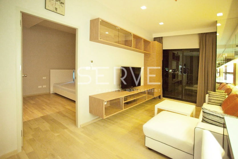 Nice Room 1 Bed with Bathtub on High Fl Close to BTS Ekkamai  @ Noble Reveal