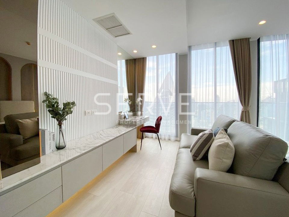 Nice Decorate & Nice View Studio with Partition Super High fl. 40+ Perfect Location BTS Phloen Chit at Noble Ploenchit Condo / For Rent