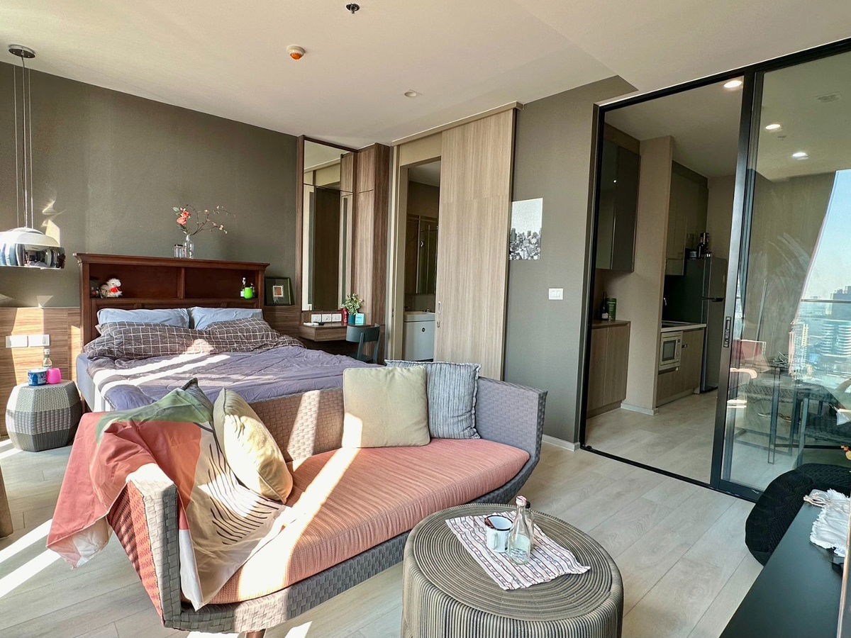 For rent Noble Ploenchit, beautiful room, Fully furnished and electrical appliances, Private Lift LH-RW004143