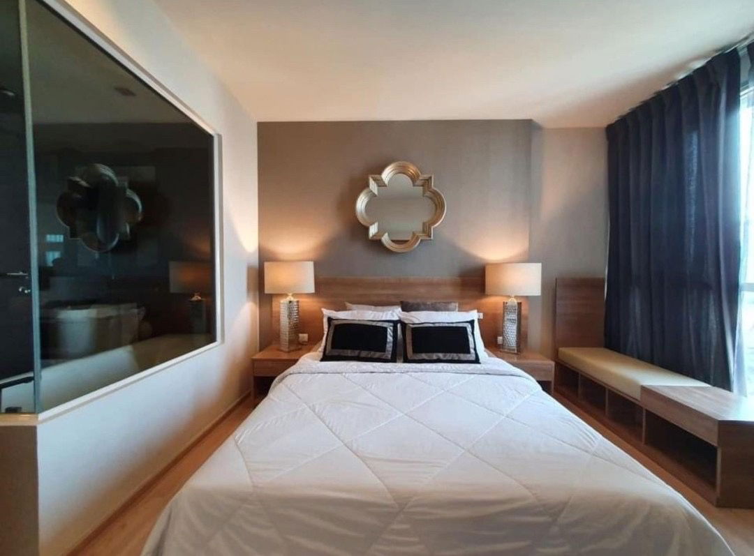 Rhythm Sathorn Narathiwas Full Furnitured and electrical