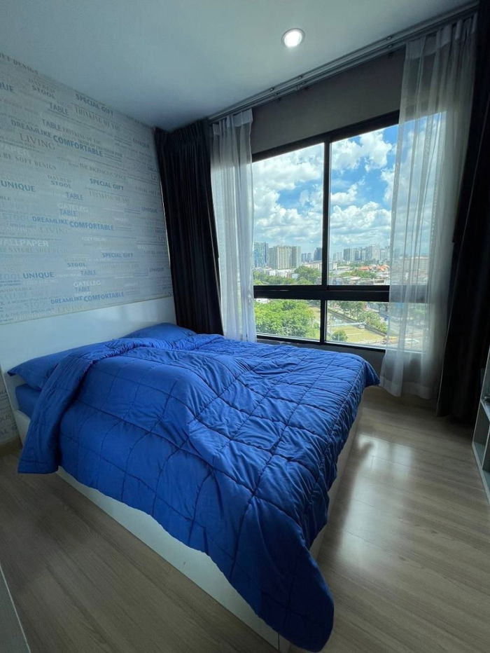 R802 公寓出租，Niche Mono Ratchavipha，转角房，贴壁纸，家具齐全，内置，有洗衣机。