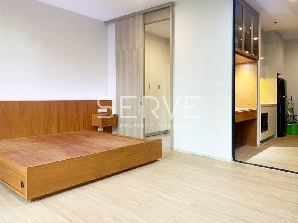 Corner Room Studio with Partition 47.59 sq.m. Perfect Location Next to BTS Phloen Chit / For Sale-Noble Ploenchit