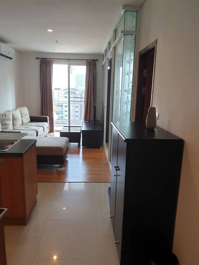 For rent Villa Sathorn near BTS Krung Thon Buri