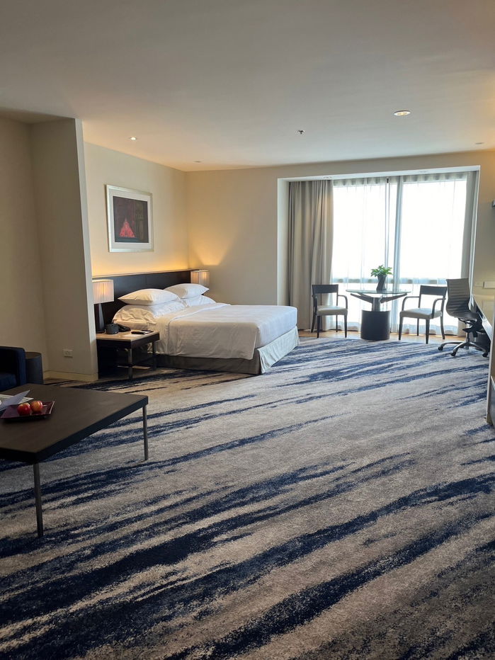 LTH10253 – 出租商场套房，面积 115 平方米。