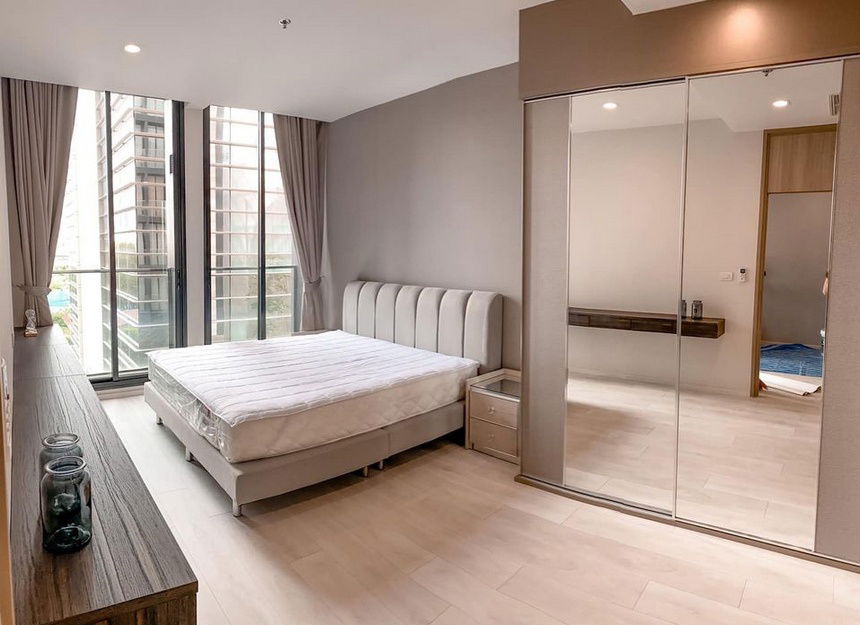 Call : 091-949-9463 Condo Noble Ploenchit @BTS Ploenchit, 1 Bedroom High floor, Fully Furnished
