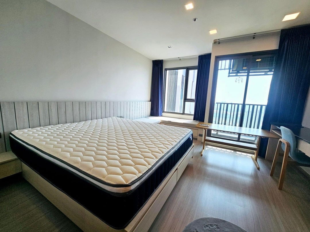 Life Ladprao Full Furnitured and electrical