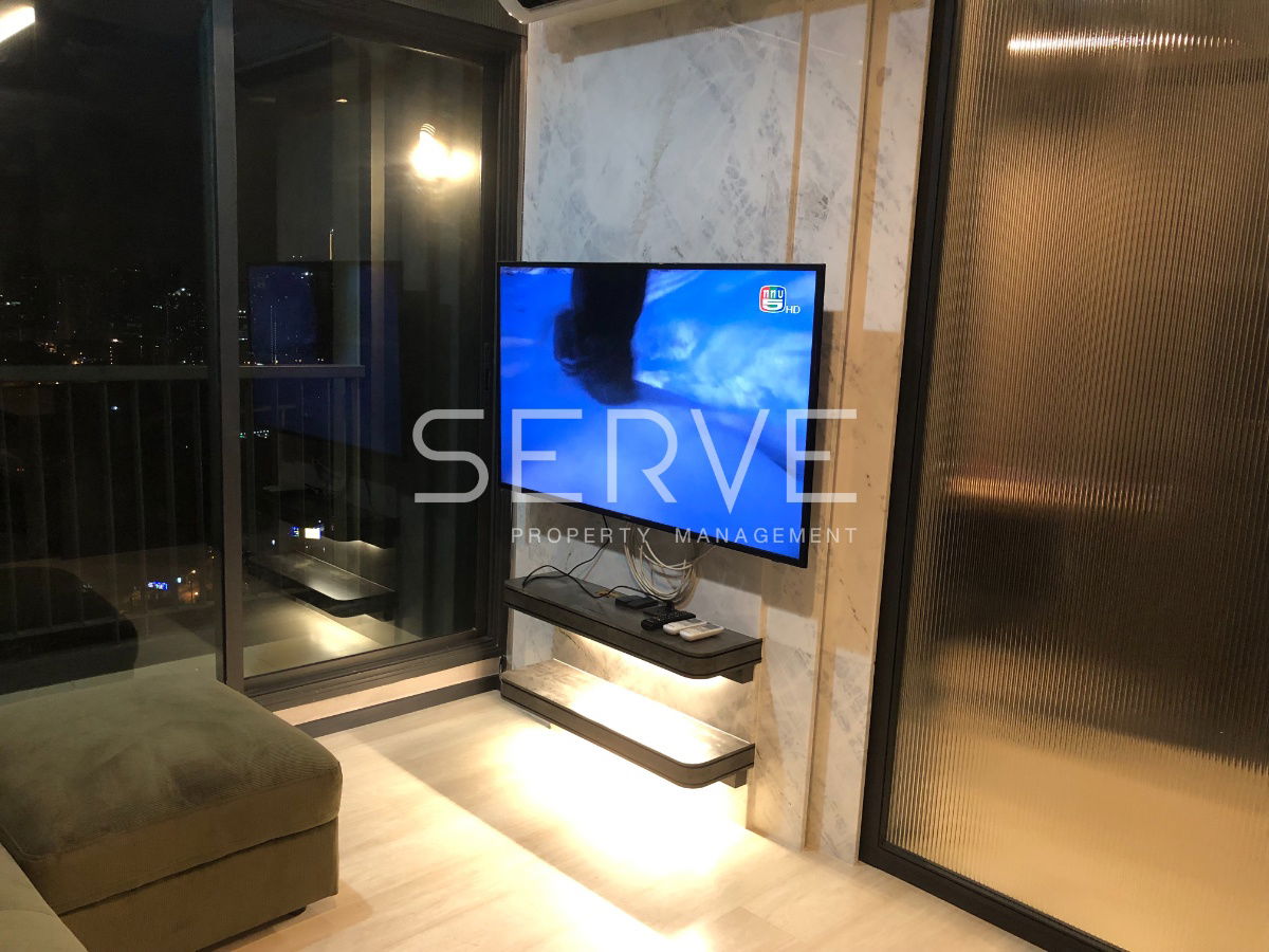 2 Beds 2 Baths 45 sq.m. Super High Fl. 30+ Good Location BTS Phloen Chit 600 m. at Life One Wireless Condo  / For Rent